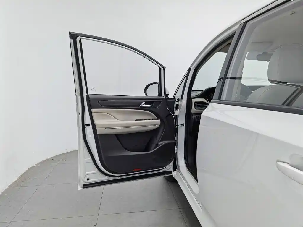 GAC Motor Trumpchi M6 — миниатюра 8