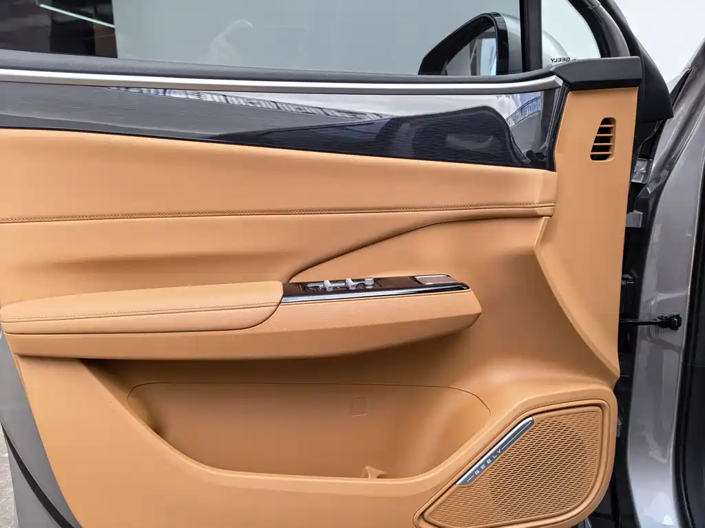 GEELY GALAXY GALAXY L7