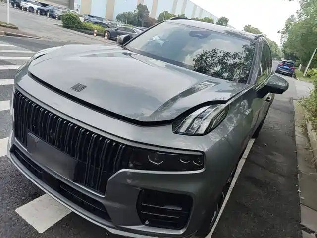 Lynk & Co 09