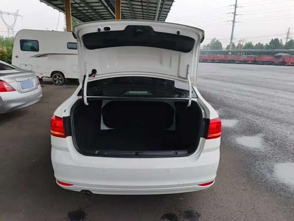 Volkswagen Lavida — миниатюра 19