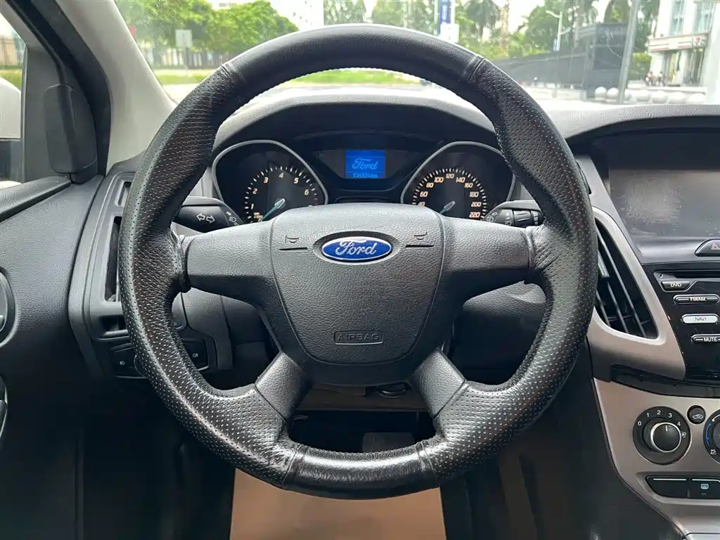 Ford Focus 2012 1.6L AT Comfort