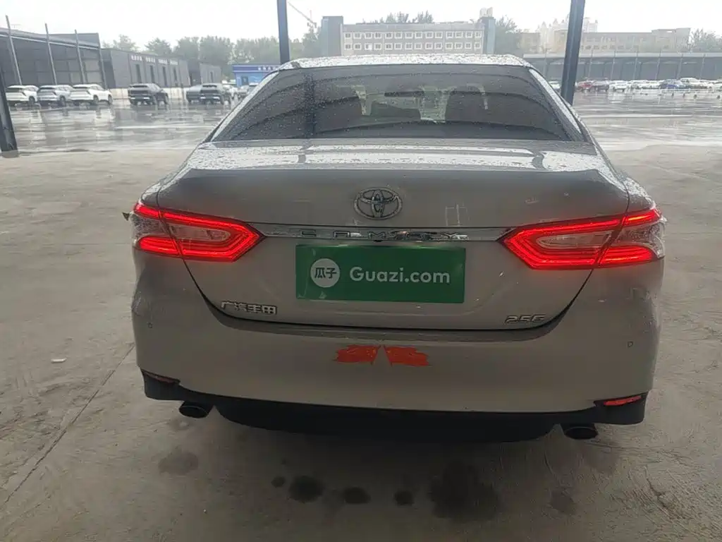Toyota Camry — миниатюра 6