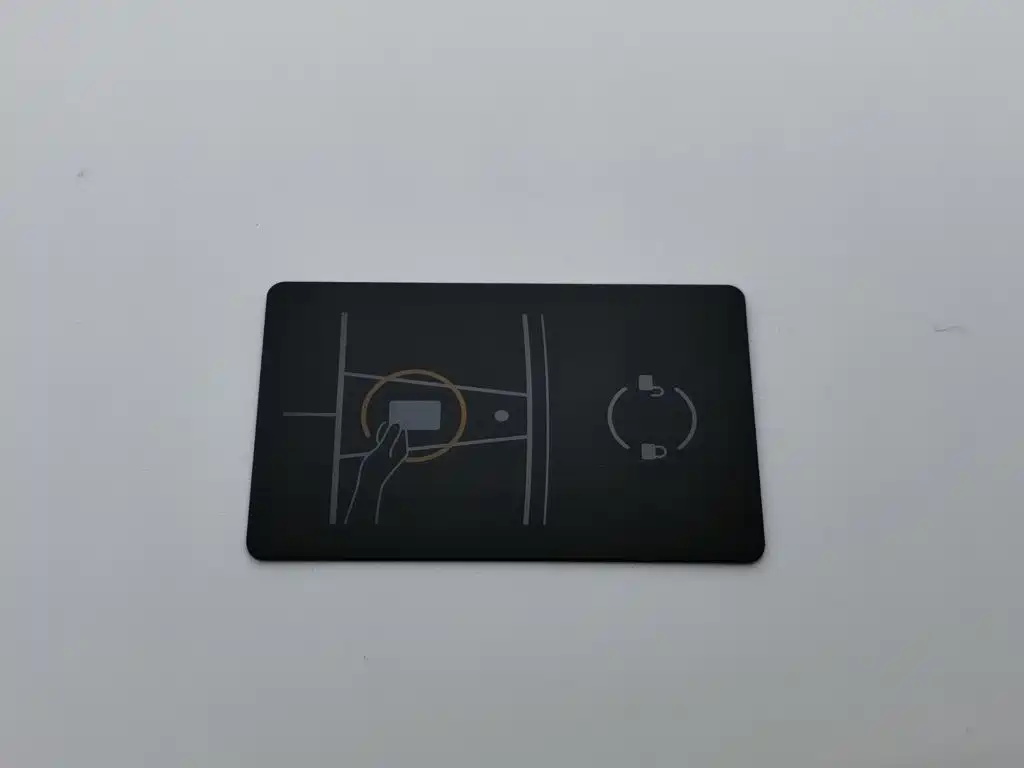 Tesla Model Y — миниатюра 19