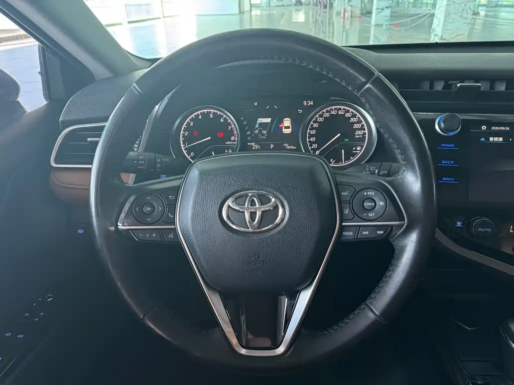 Toyota Camry — миниатюра 10