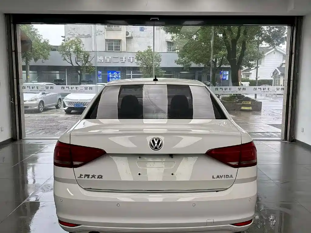 Volkswagen Lavida — миниатюра 8