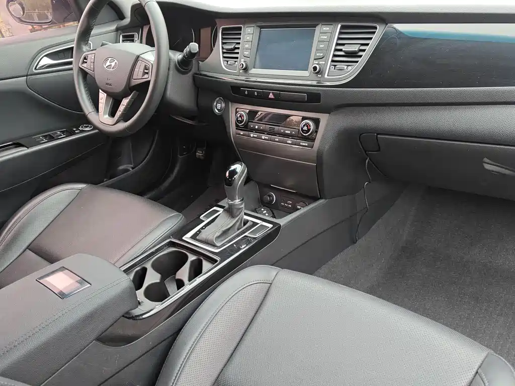 Hyundai Mistra 2016 1.8L AT Luxury DLX