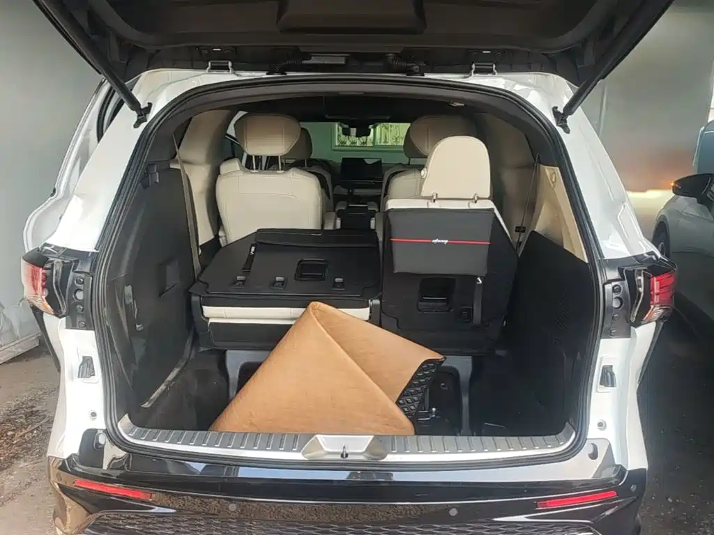Toyota Granvia — миниатюра 19