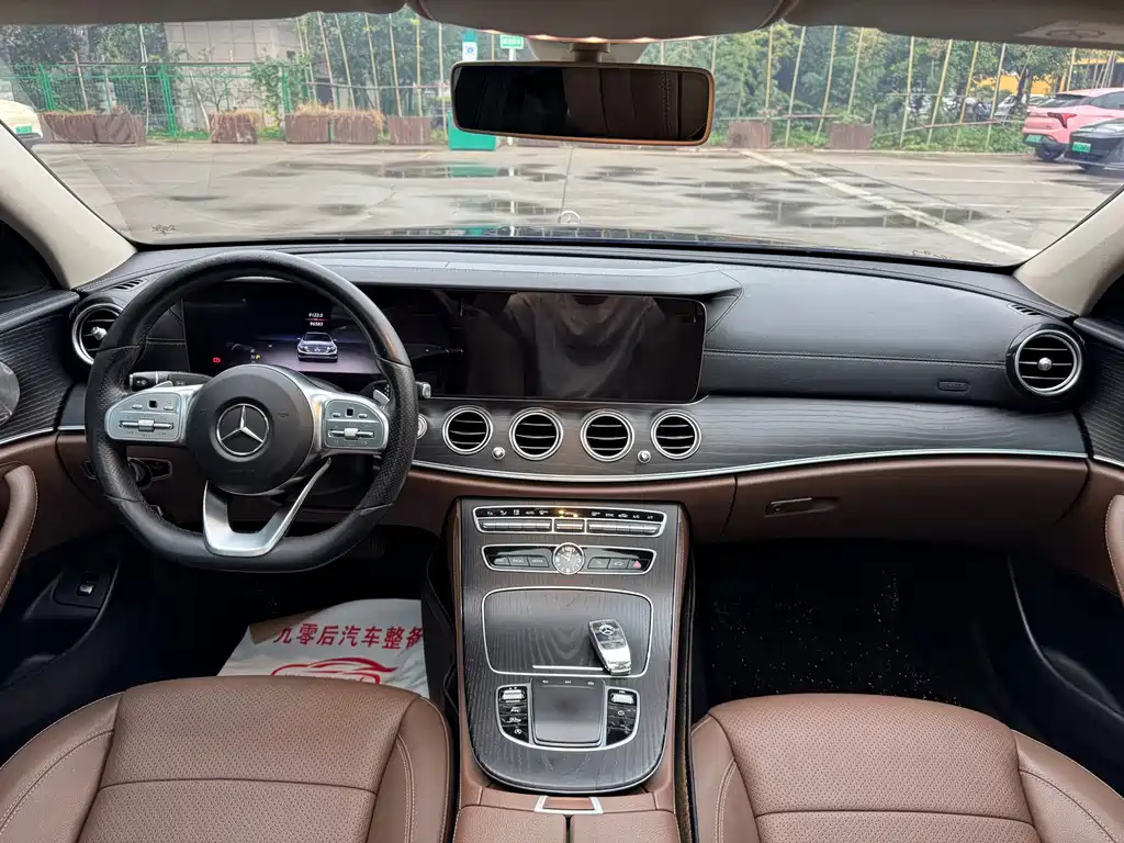 Mercedes-Benz E-Class — миниатюра 9