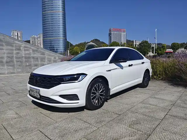 VOLKSWAGEN SAGITAR 2020