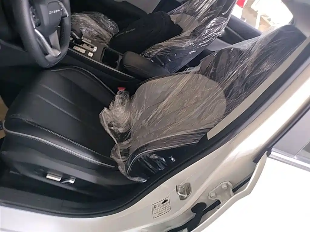 BAIC EU5 Plus — миниатюра 15