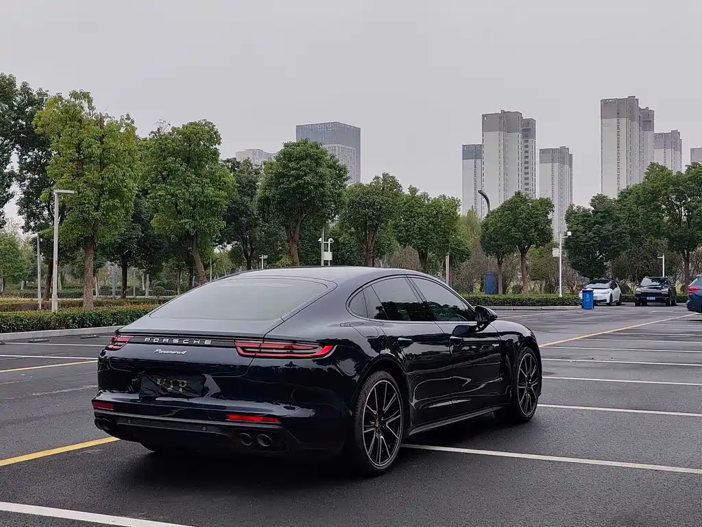 Porsche Panamera Hybrid — миниатюра 7