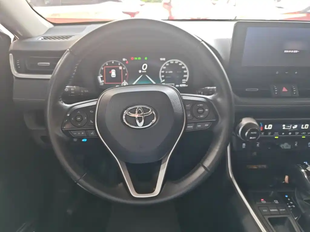 Toyota RAV4 — миниатюра 11