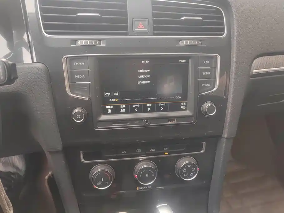 Volkswagen Golf — миниатюра 13