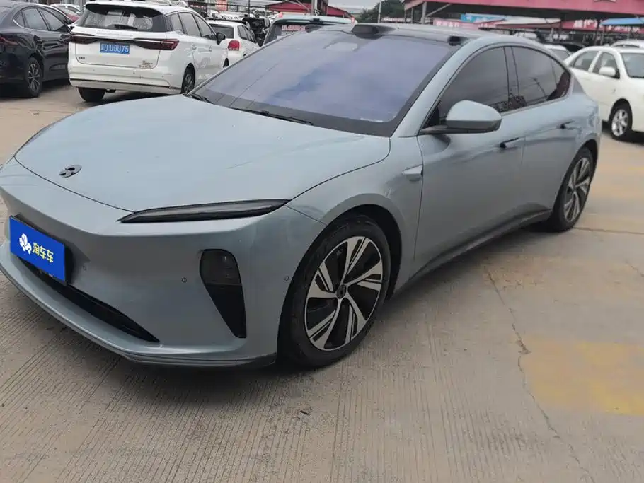 NIO ET5