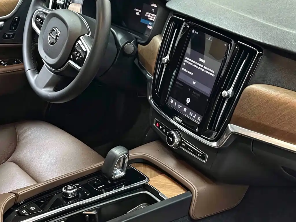 Volvo S90 — миниатюра 4