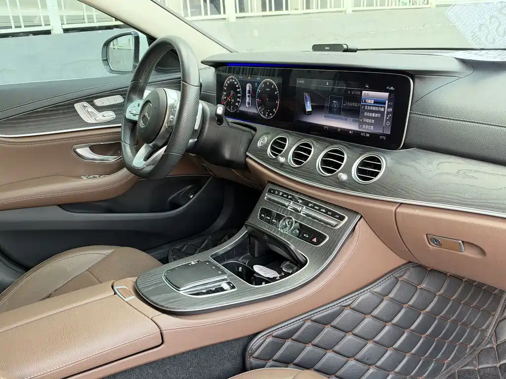 Mercedes-Benz E-Class — миниатюра 12