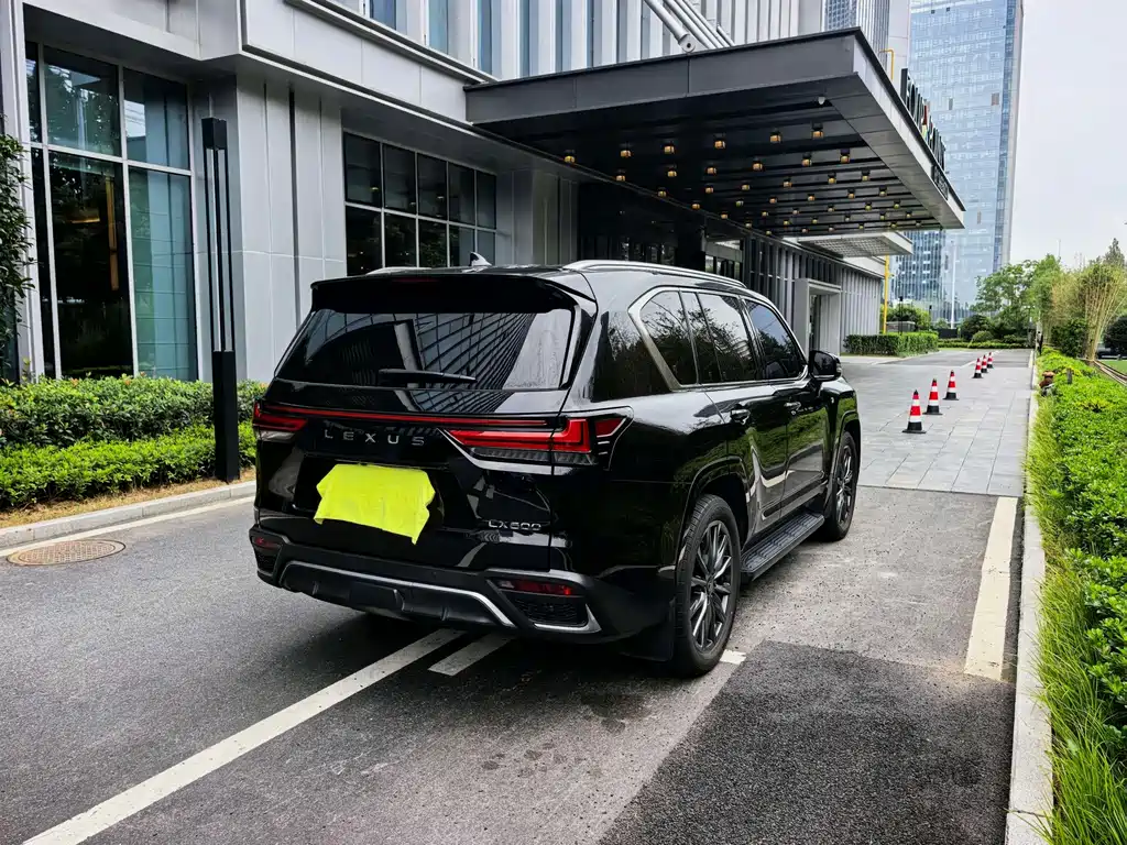 Lexus LX — миниатюра 3
