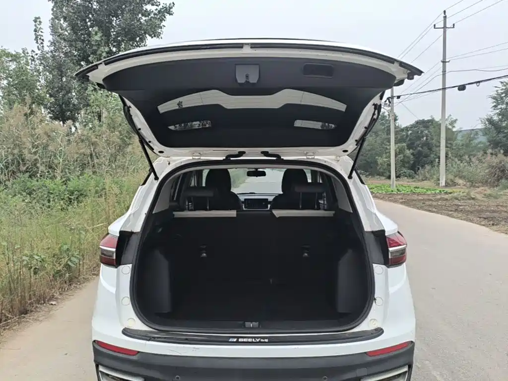 Geely Binyue — миниатюра 19