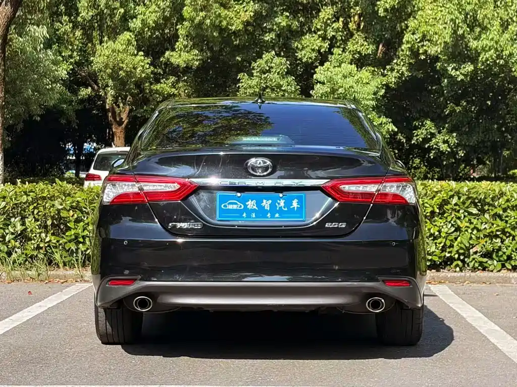 Toyota Camry — миниатюра 6