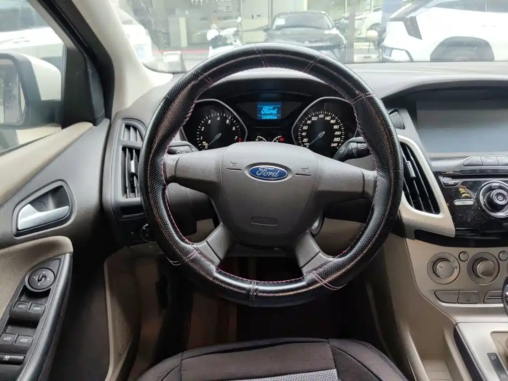 Ford Focus — миниатюра 11