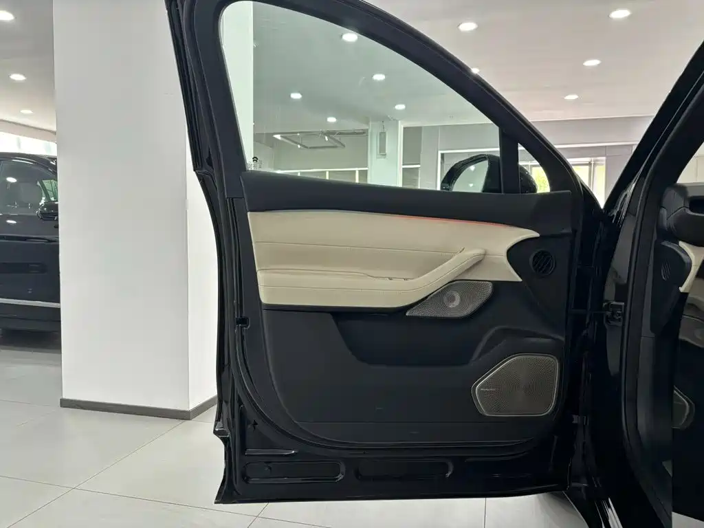 NIO ES6 — миниатюра 35