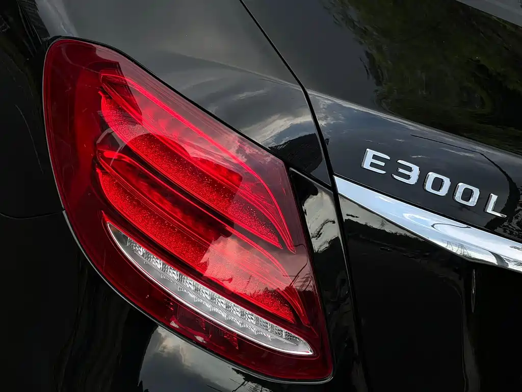 Mercedes-Benz E-Class — миниатюра 19