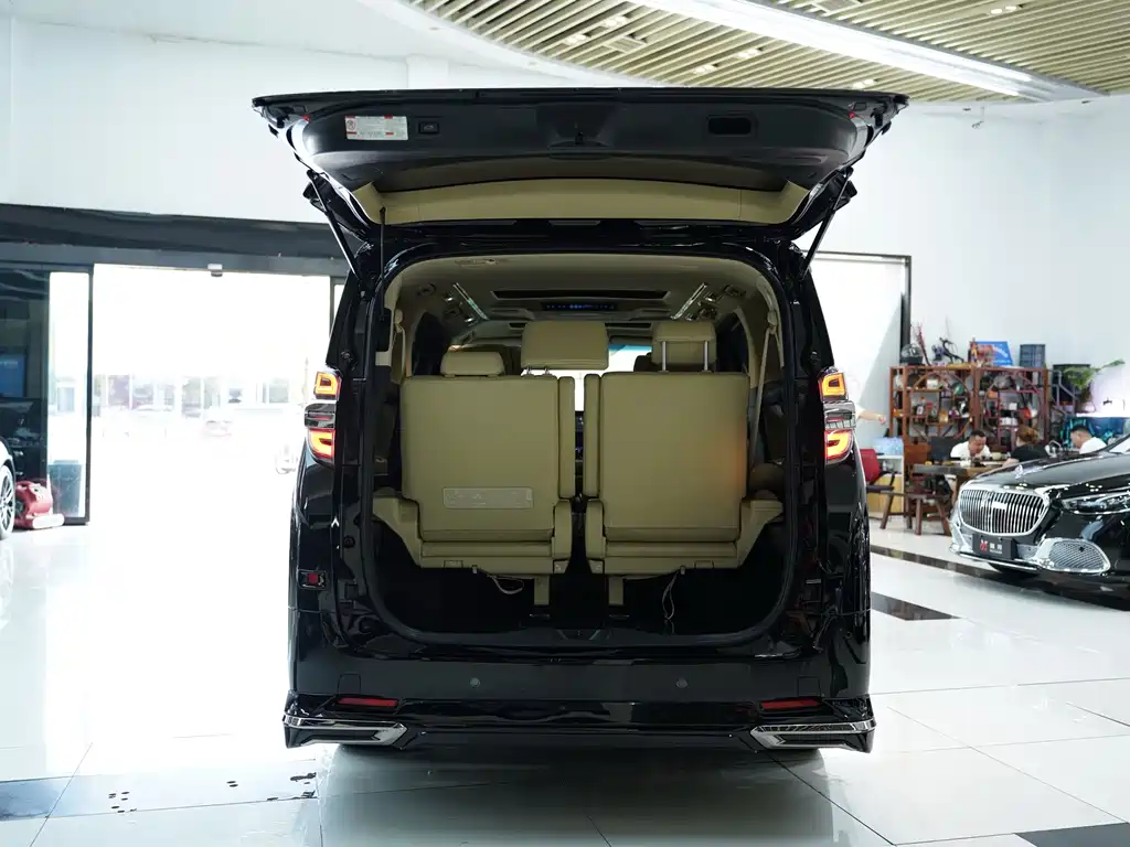 Toyota Vellfire — миниатюра 15