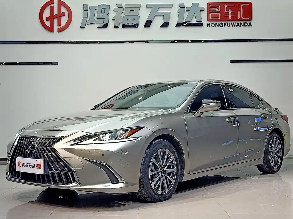 Lexus ES 2023