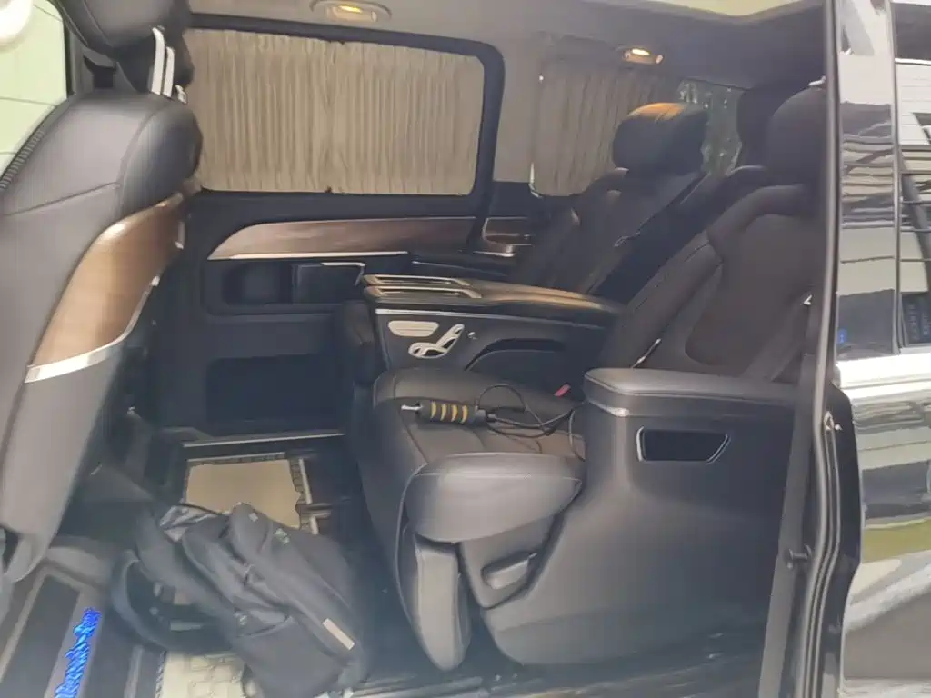 Mercedes-Benz V-Class — миниатюра 17