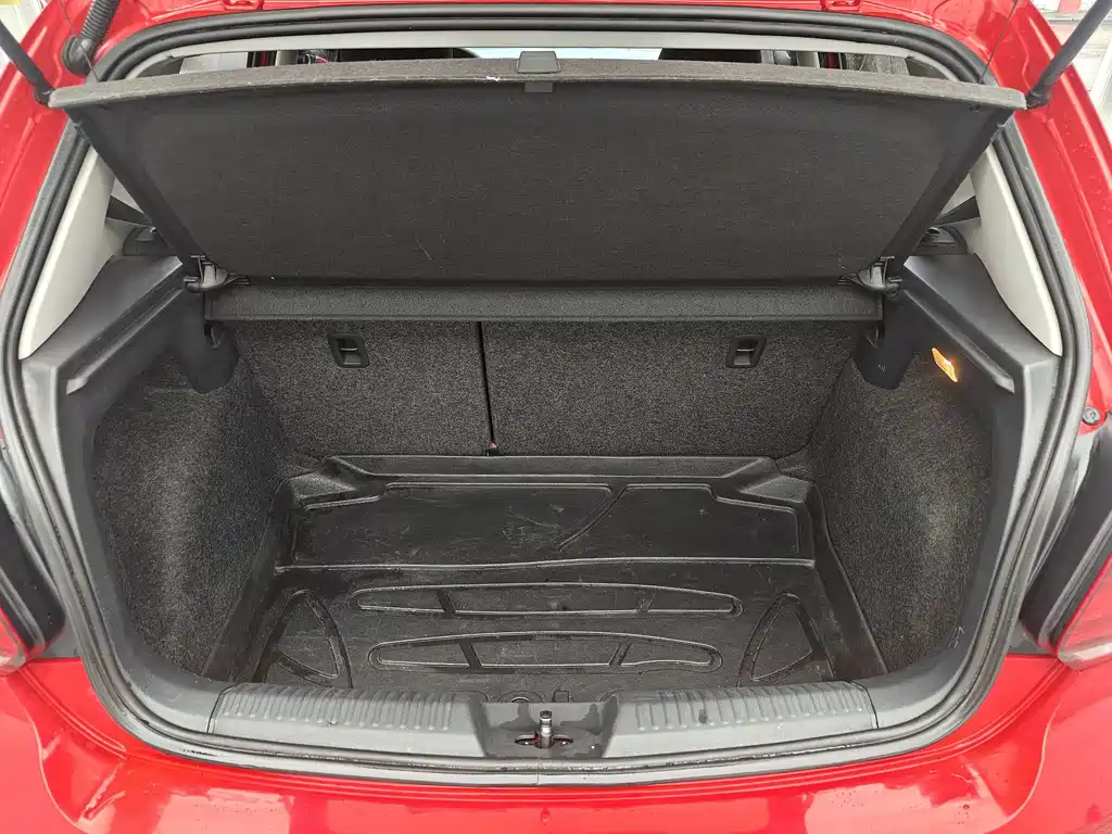 Volkswagen Polo — миниатюра 7