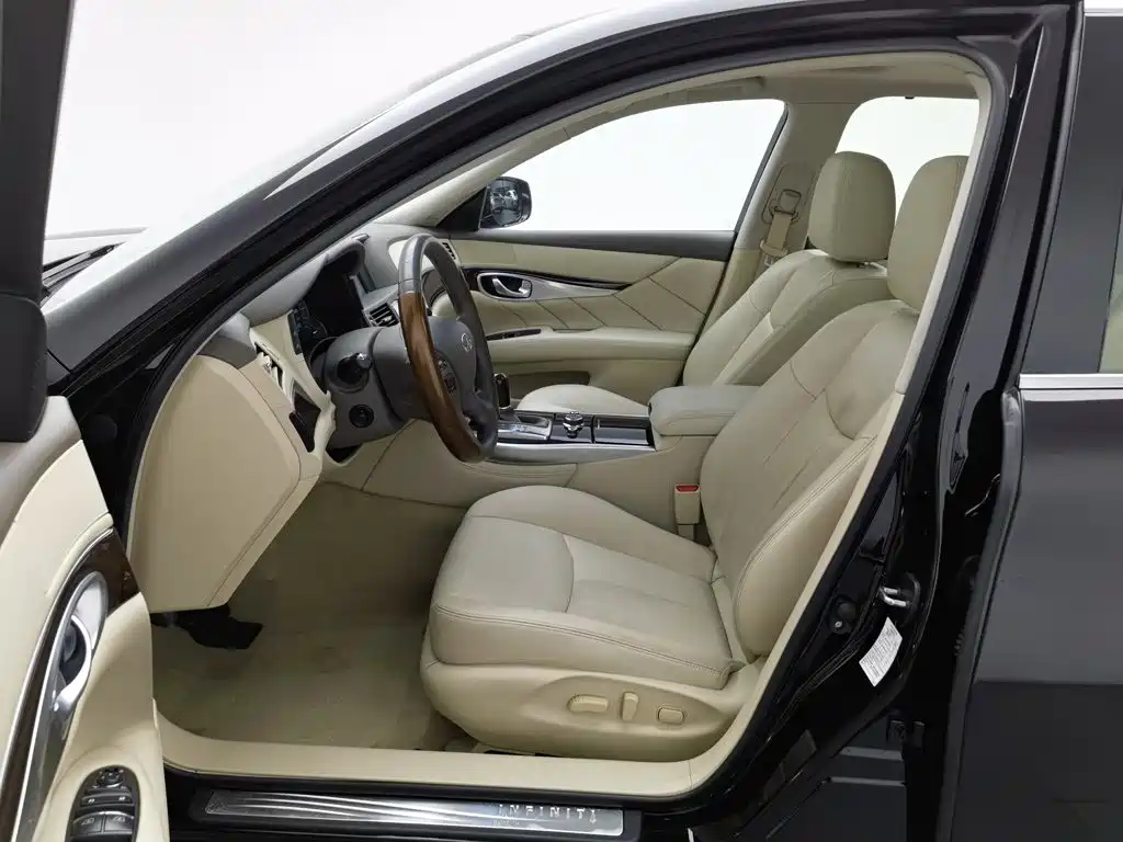 Infiniti Q70 — миниатюра 10