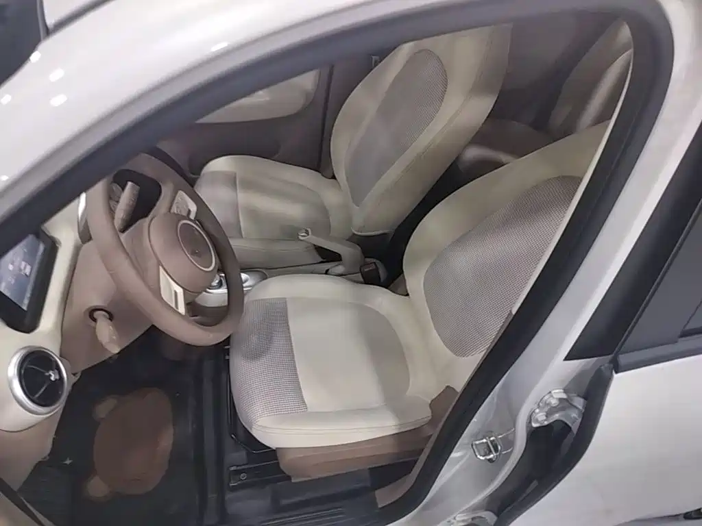 Wuling MINIEV — миниатюра 15