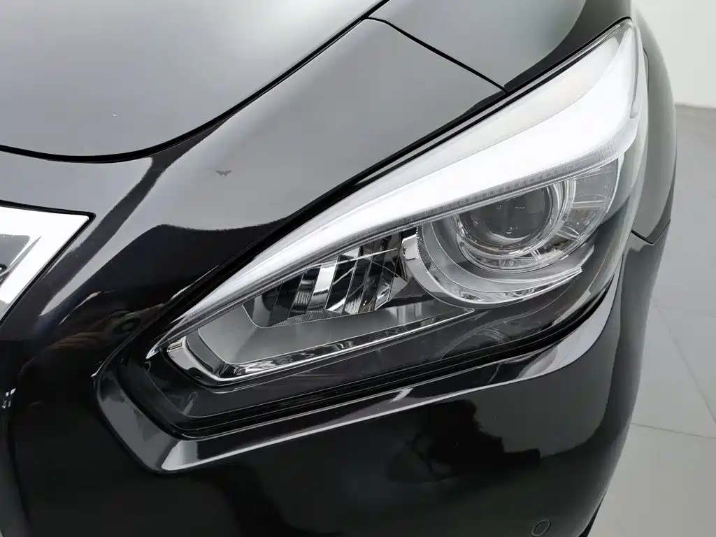 Infiniti Q70 — миниатюра 7