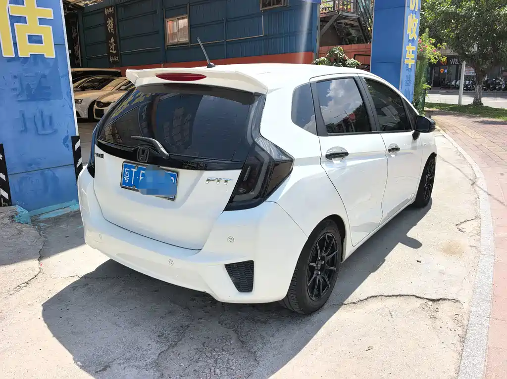 Honda Fit — миниатюра 4