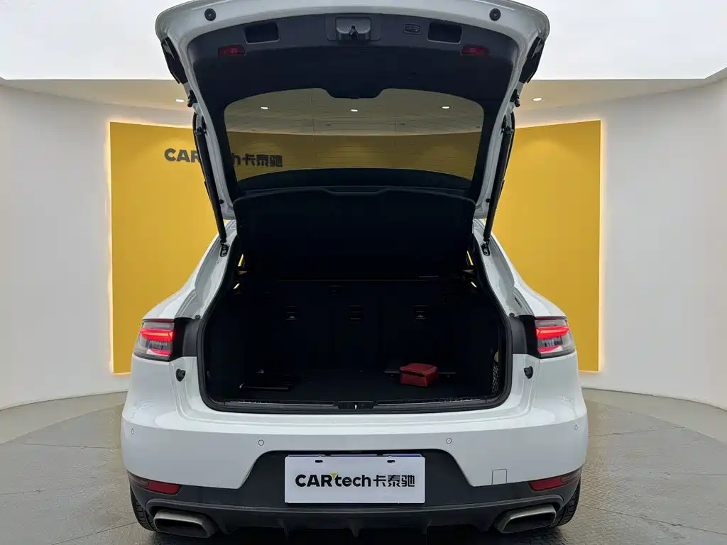 Porsche Macan — миниатюра 12
