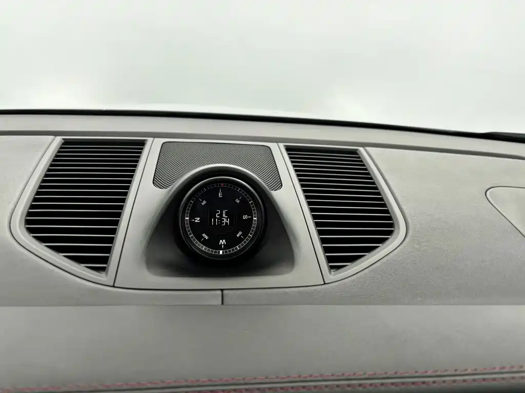 Porsche Macan — миниатюра 16
