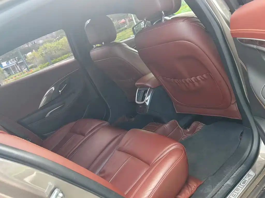 Buick LaCrosse — миниатюра 4