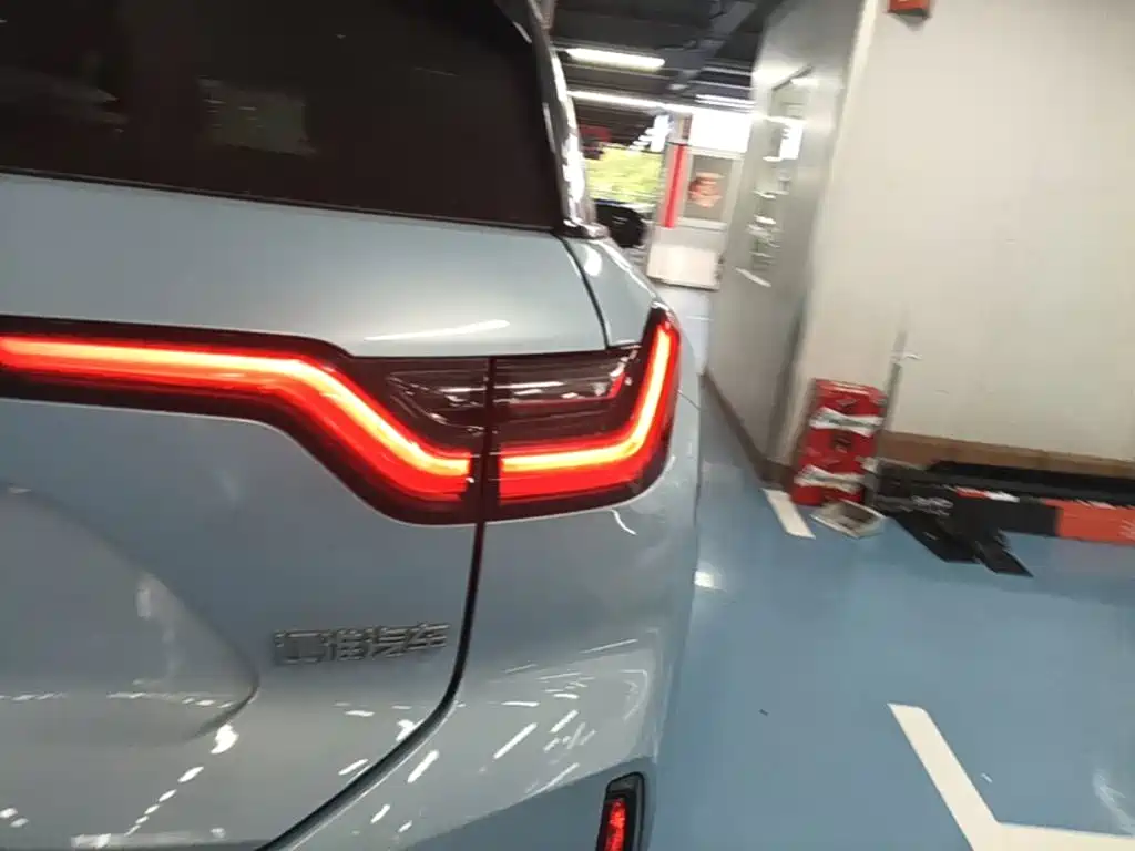 NIO ES6 — миниатюра 8