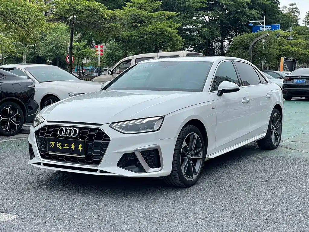 Audi A4L 2021