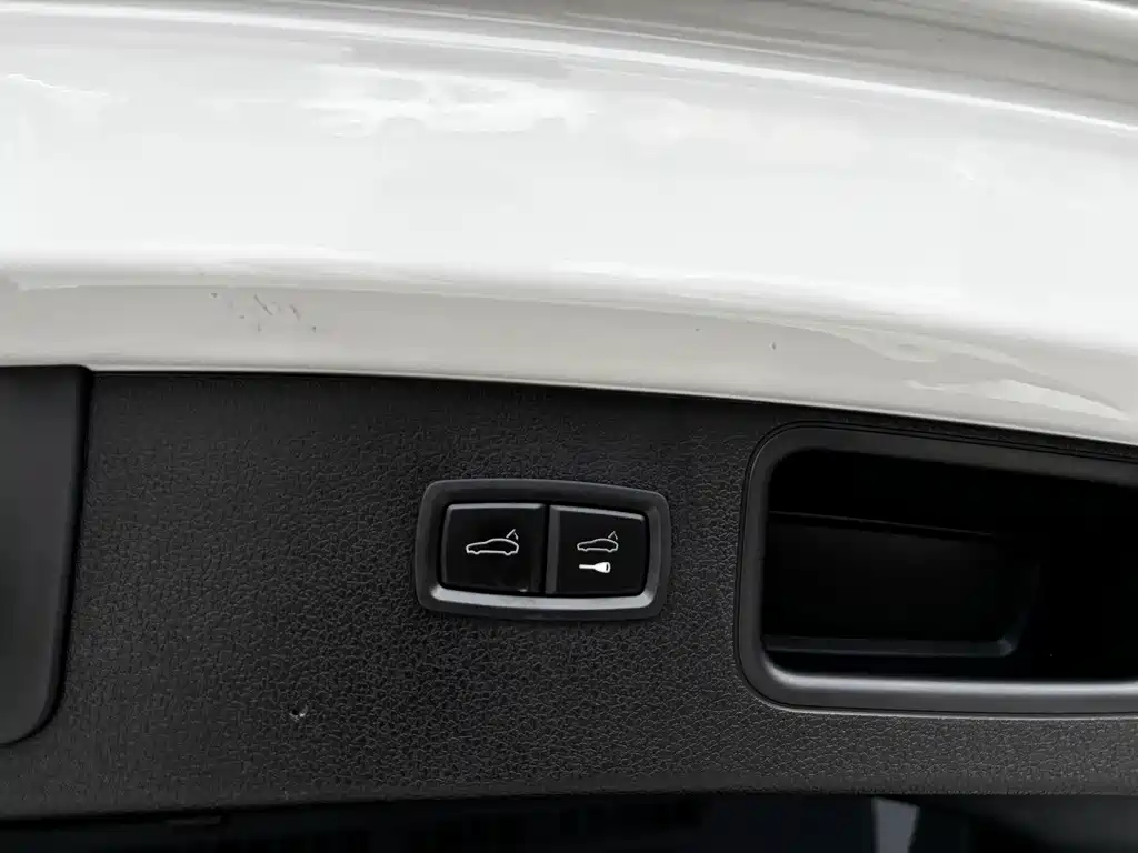 Porsche Macan — миниатюра 28