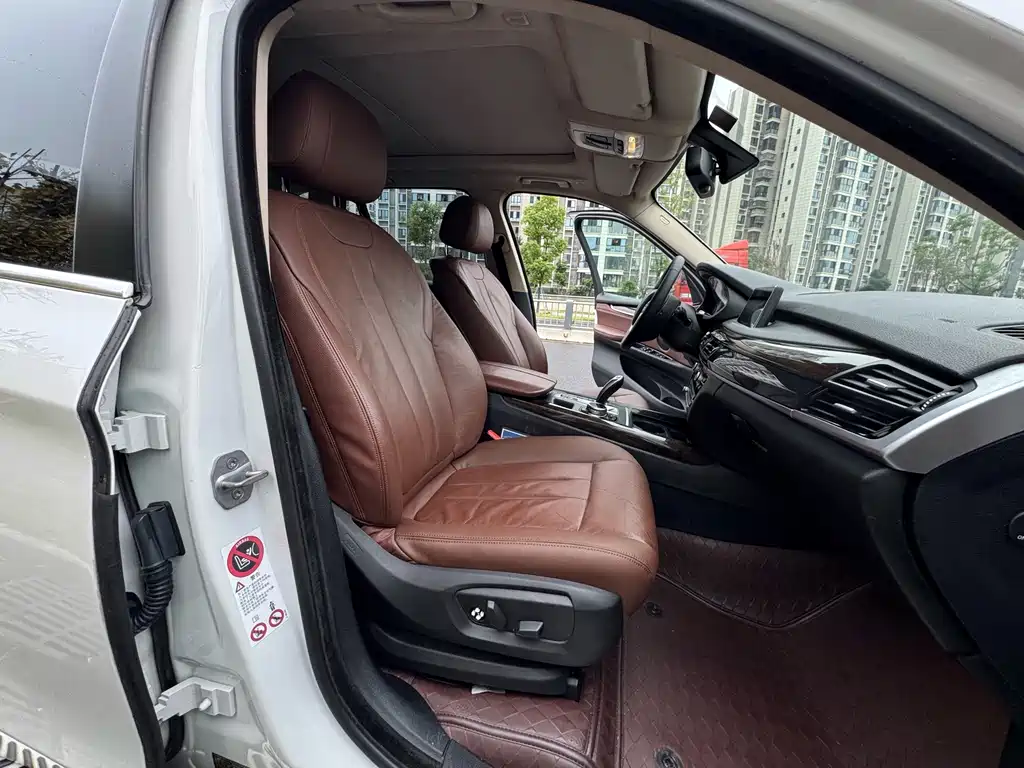 BMW X5 (Import) — миниатюра 11