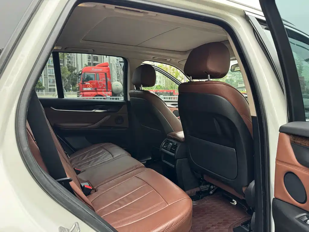 BMW X5 (Import) — миниатюра 13