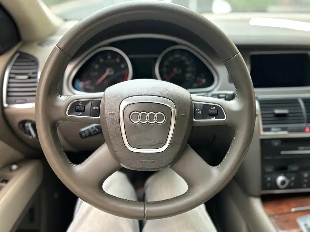 Audi Q7 — миниатюра 9