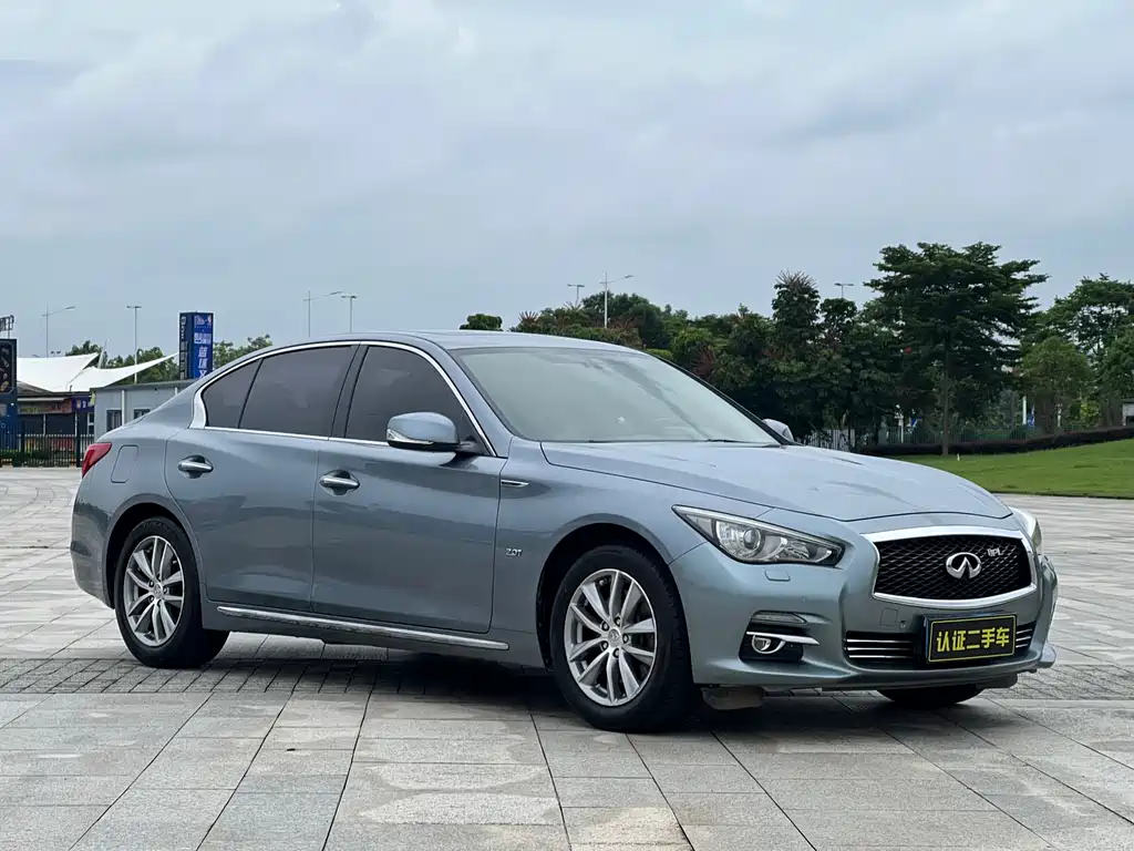 INFINITI Q50L