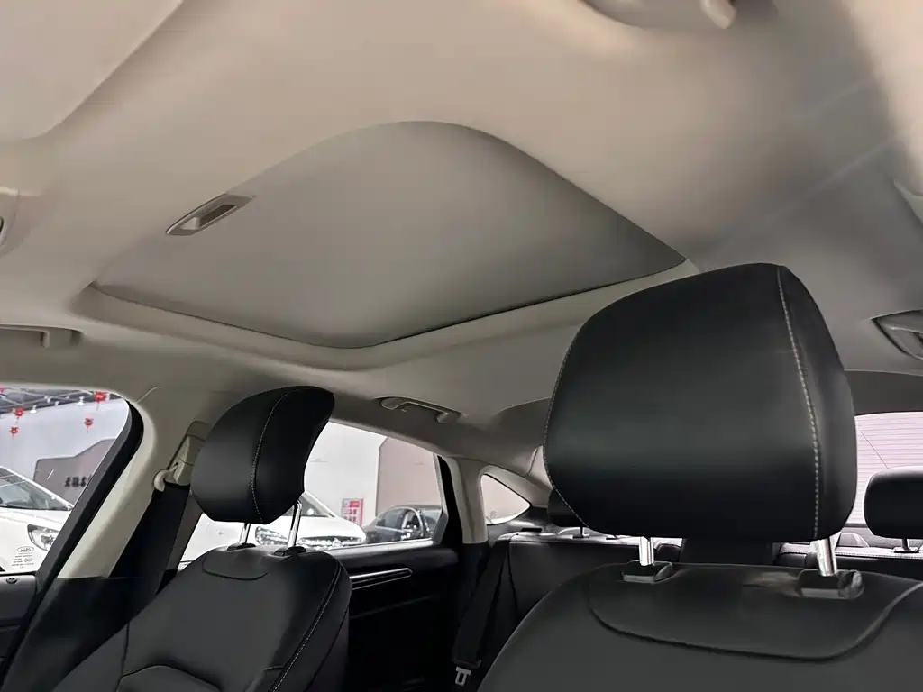 Ford Mondeo — миниатюра 11