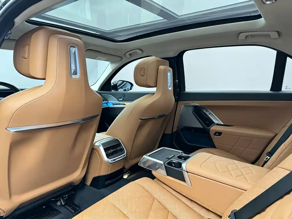 BMW 7 Series — миниатюра 6