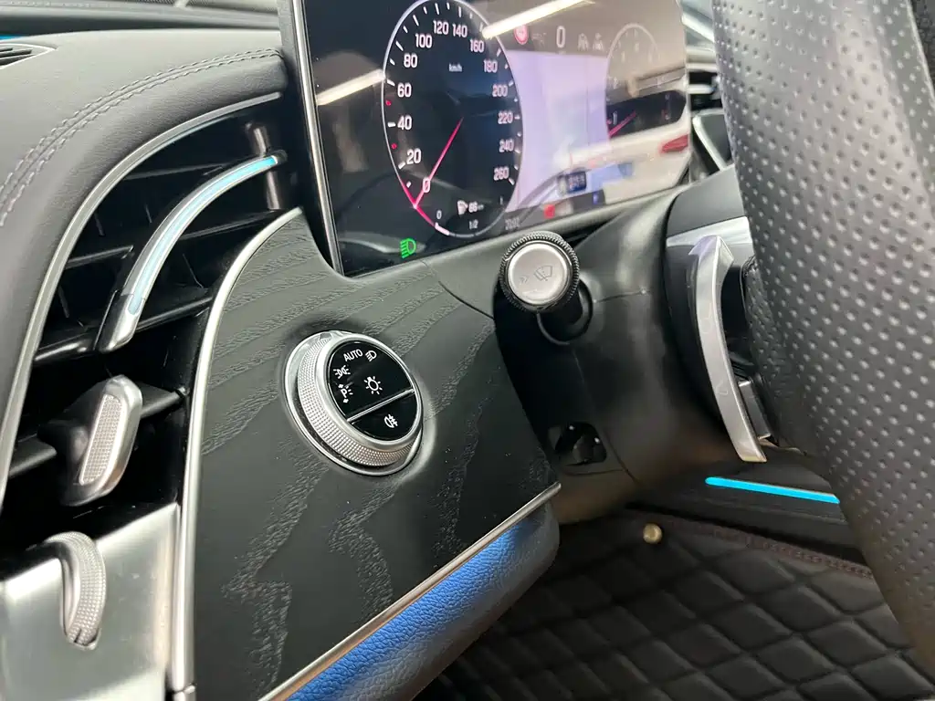 Mercedes-Benz E-Class — миниатюра 17