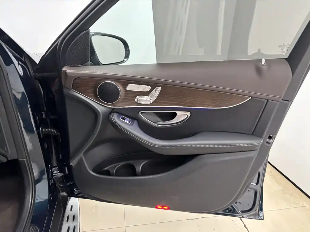 Mercedes-Benz GLC — миниатюра 23