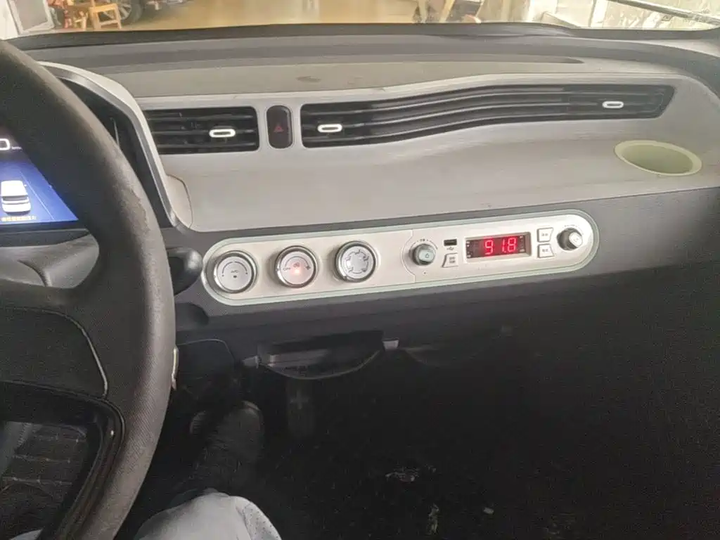 Wuling MINIEV — миниатюра 13