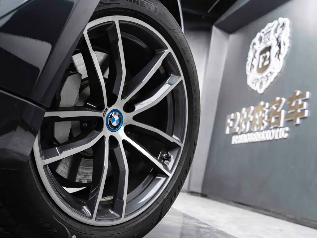 BMW 5 Series PHEV 2022 — фото 10